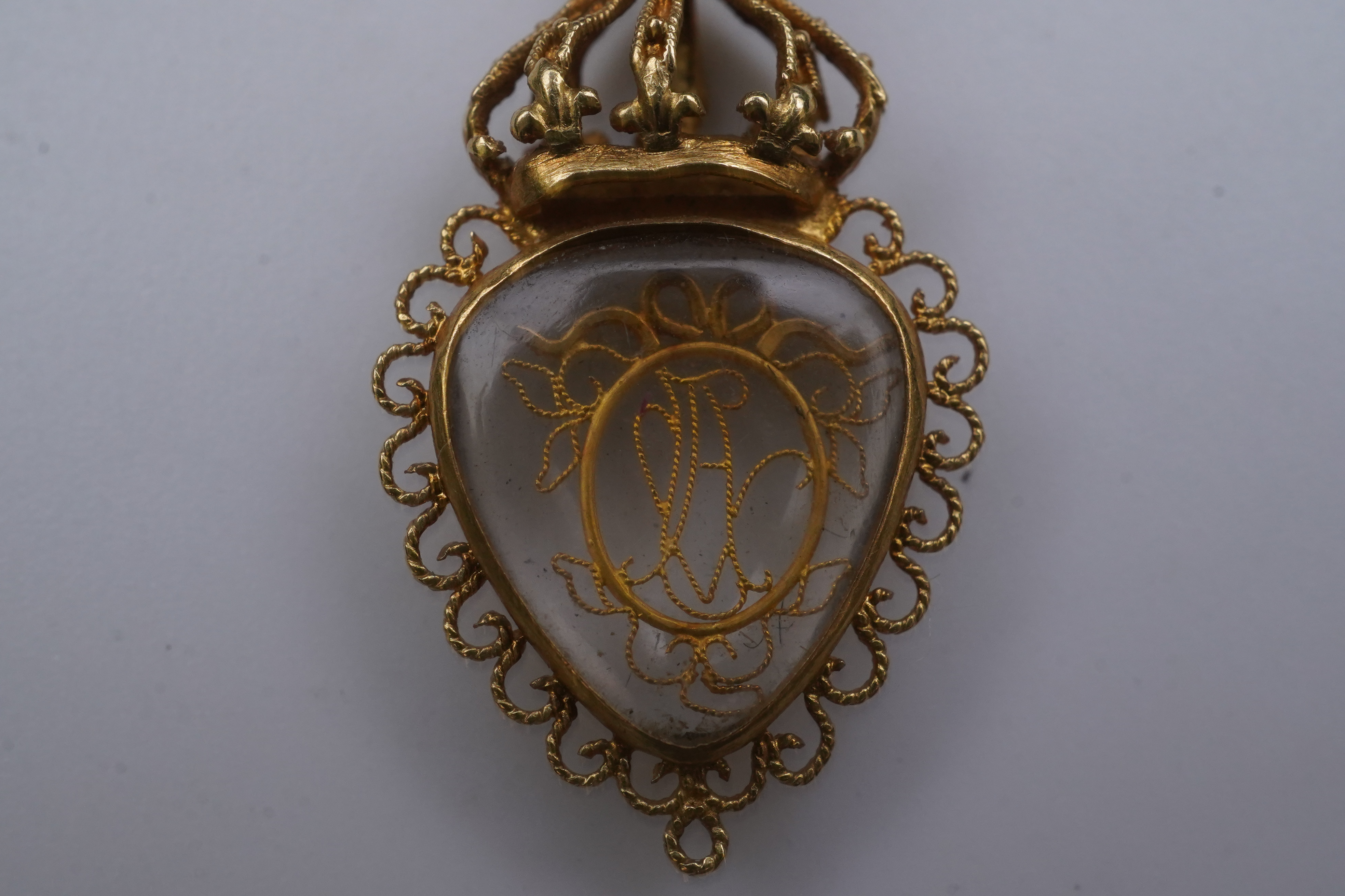 An unusual gold pendant, late 18th/early 19th century